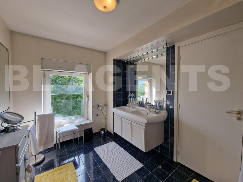 Demeure - 380 m² - 9 pièces