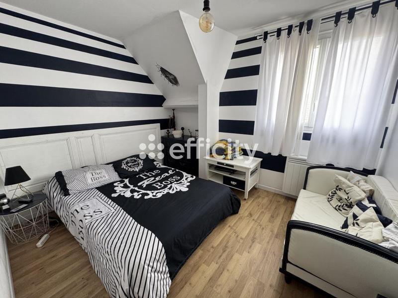 Pavillon - 157 m² - 8 pièces