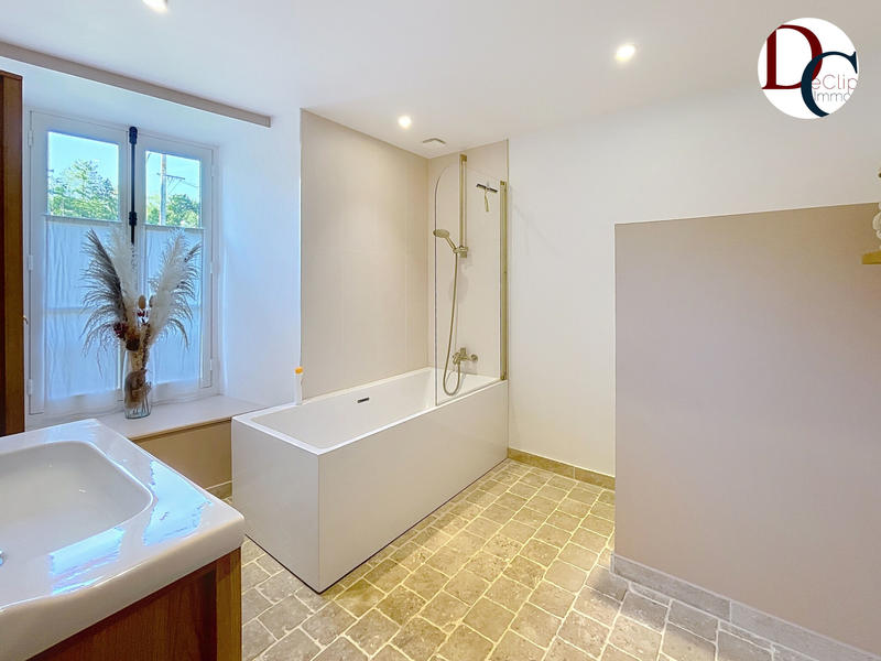 Maison - 405 m² - 11 pièces