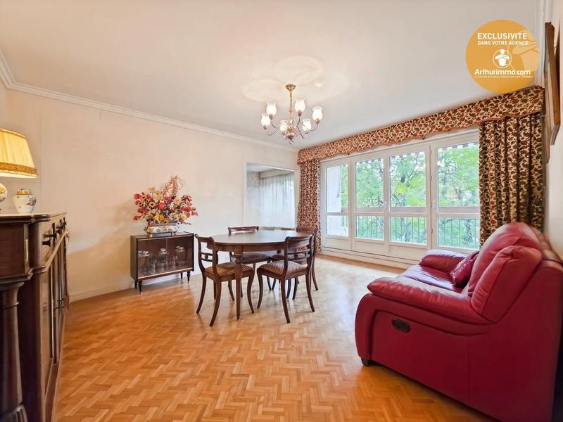 Appartement - 99 m² - 5 pièces