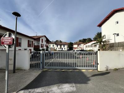 Parking / Garage - 12 m²