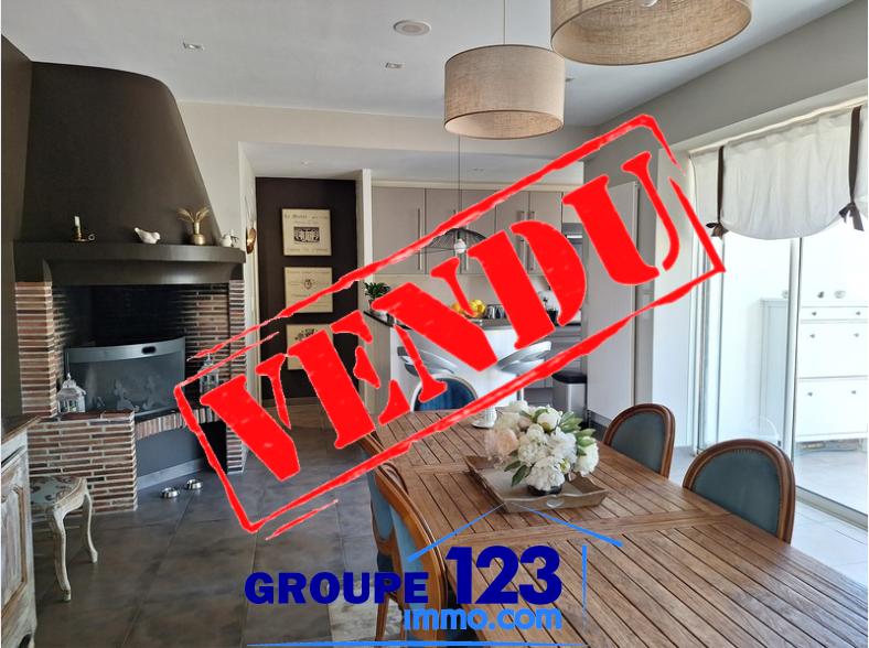 Maison - 211 m² - 8 pièces