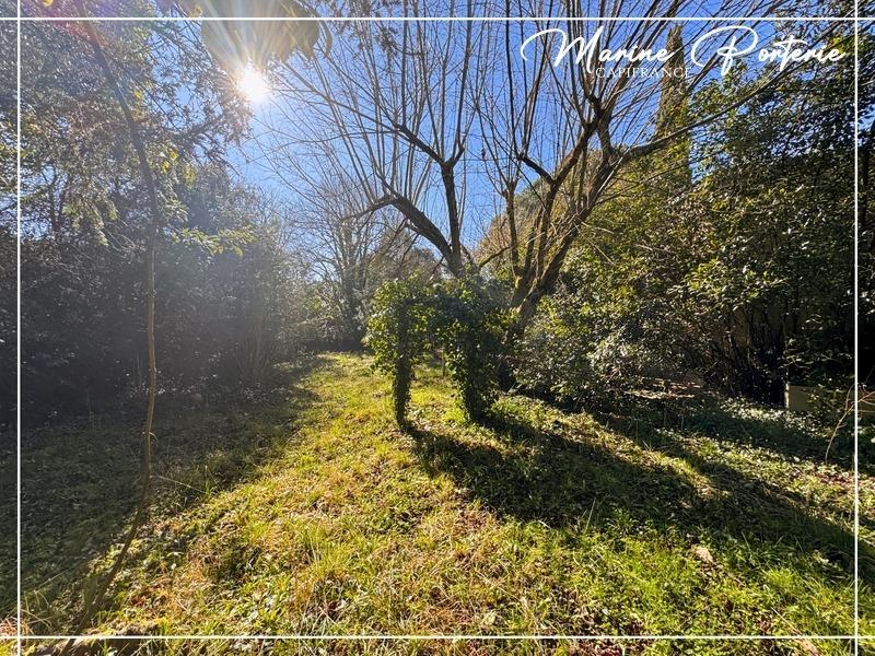 Maison traditionnelle - 420 m² - 13 pièces