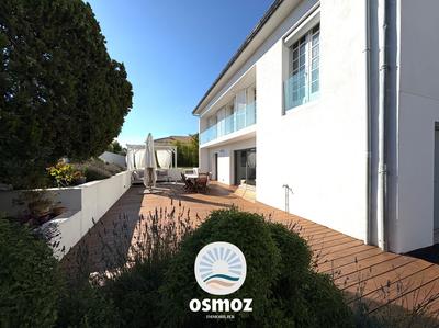 Maison traditionnelle - 172 m² - 7 pièces