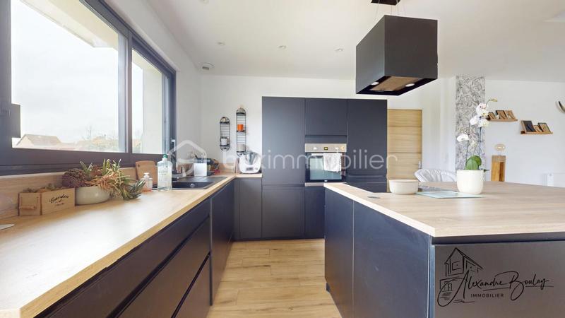 Maison traditionnelle - 140 m² - 6 pièces