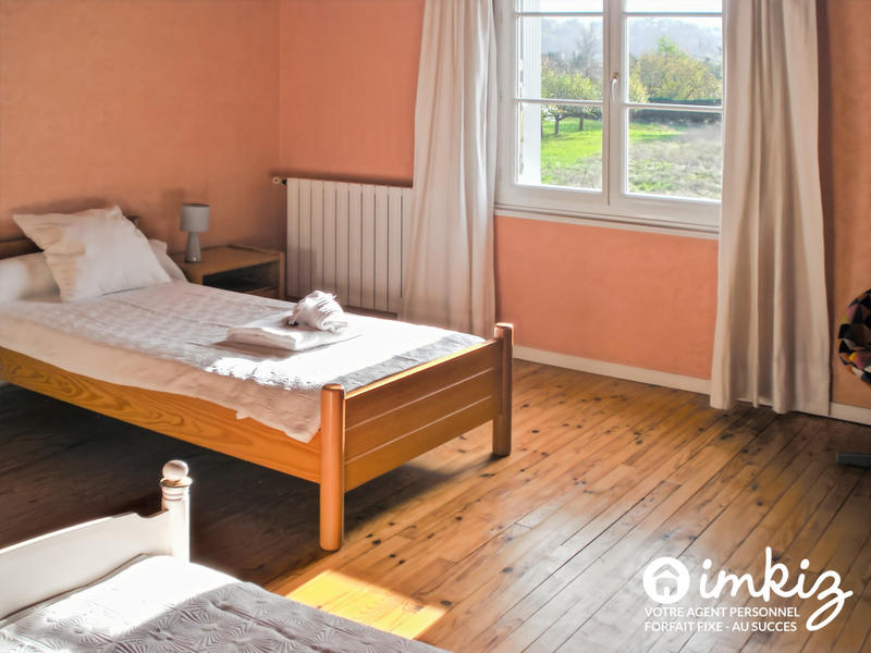 Maison - 304 m² - 10 pièces