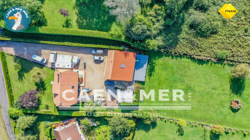 Propriété - 250 m² - 9 pièces