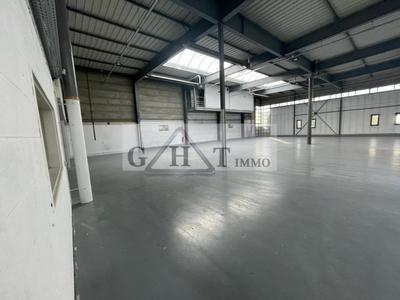 Entrepôt - 2 765 m²