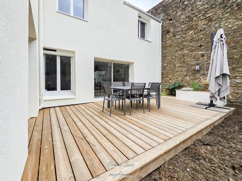 Maison - 95 m² - 5 pièces