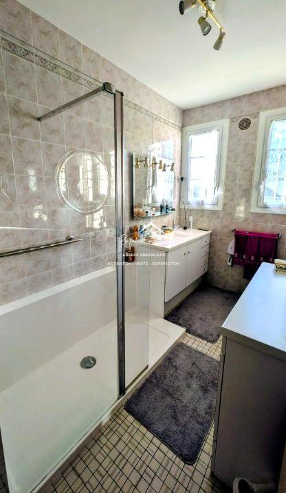 Maison - 192 m² - 11 pièces