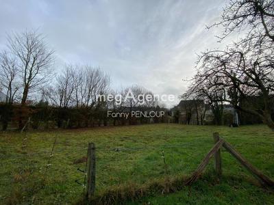 Terrain constructible - 1 048 m²