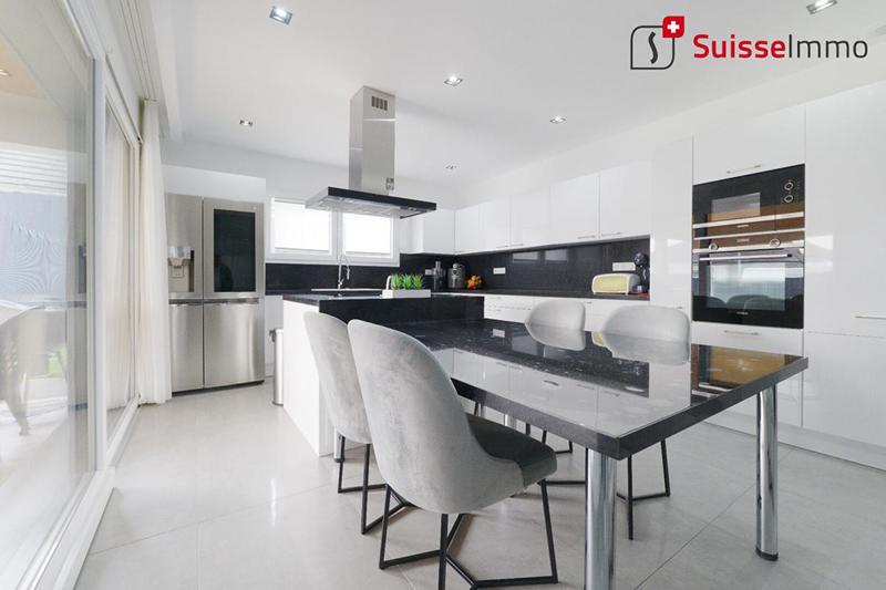 Maison - 195 m² - 7 pièces