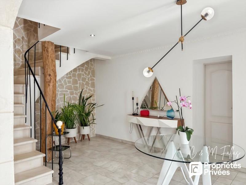 Demeure - 300 m² - 10 pièces