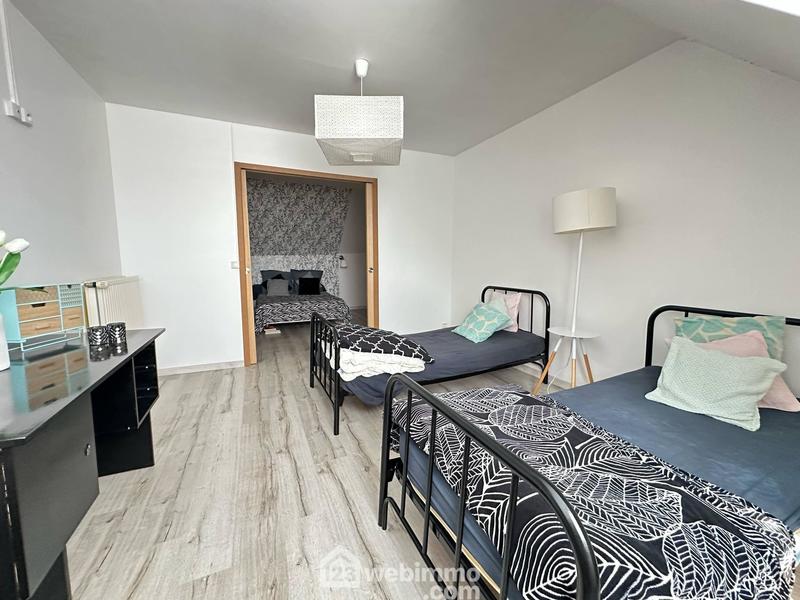 Maison - 204 m² - 9 pièces