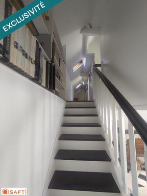 Maison - 275 m² - 8 pièces