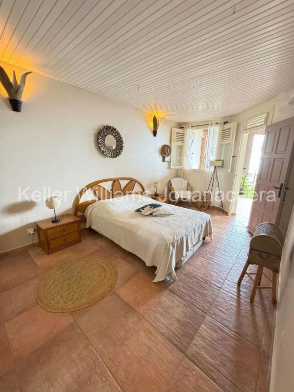 Villa - 239 m² - 3 pièces