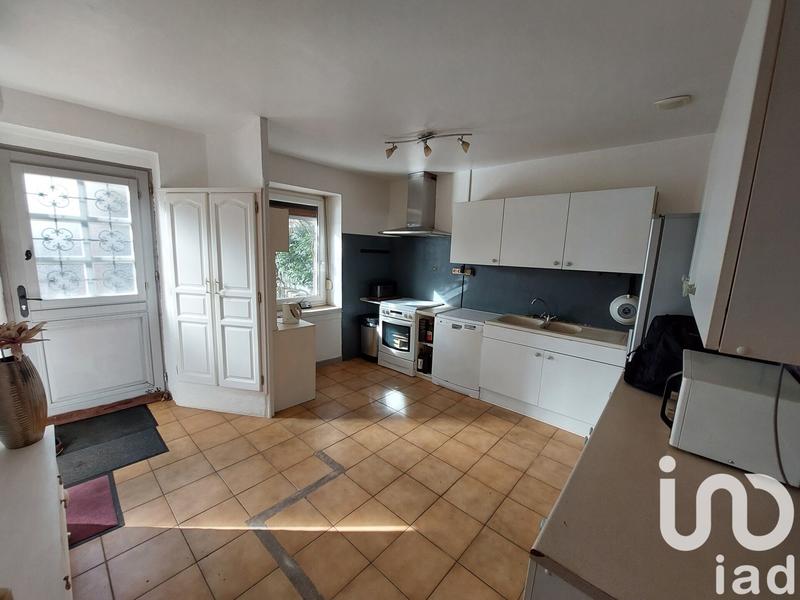 Maison - 214 m² - 8 pièces