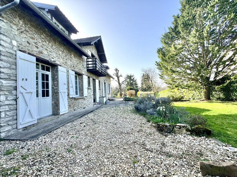 Maison - 297 m² - 10 pièces