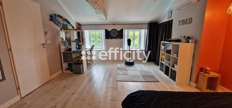 Maison - 267 m² - 7 pièces