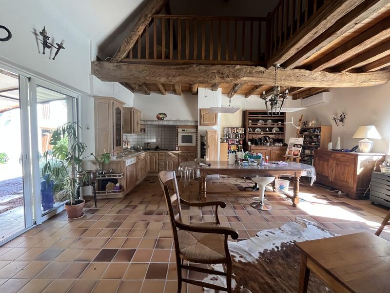 Maison ancienne - 300 m² - 7 pièces