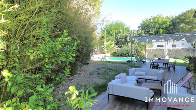 Villa - 225 m² - 8 pièces