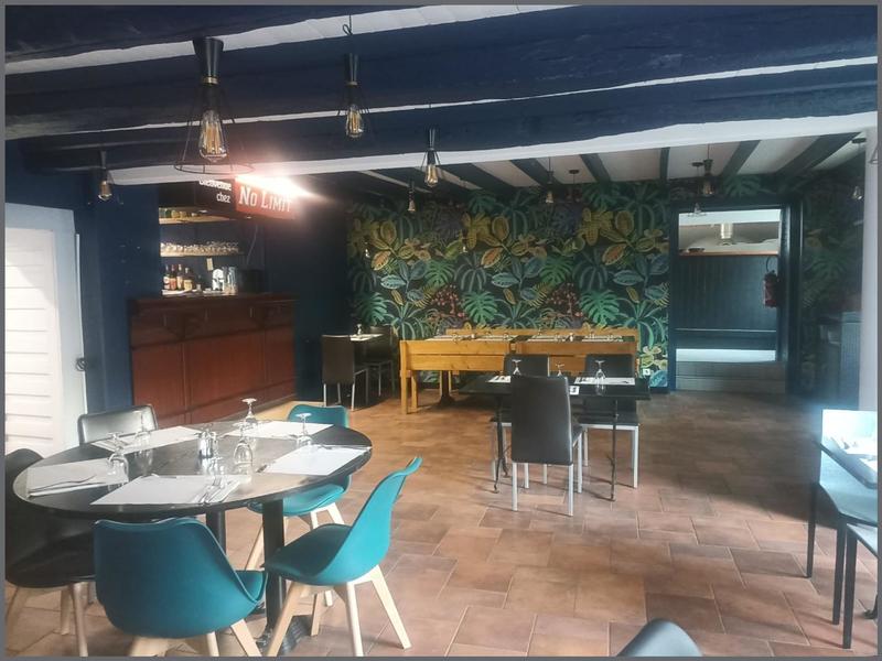 Local commercial - 120 m² - 4 pièces