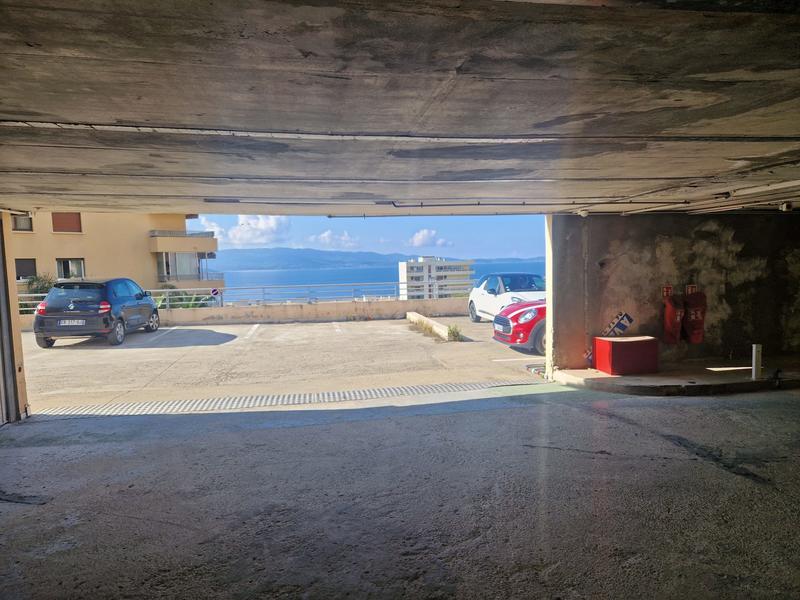 Parking / Garage - 15 m²