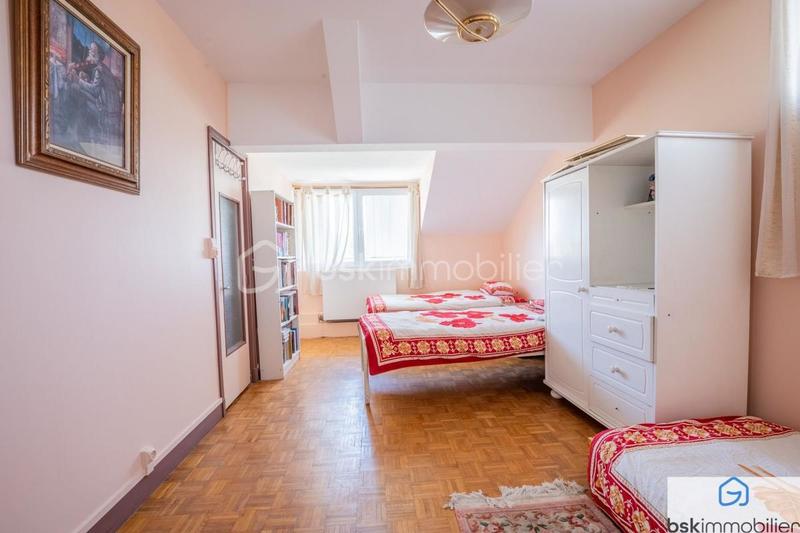 Maison - 320 m² - 10 pièces