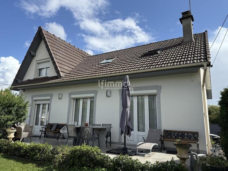 Maison - 177 m² - 8 pièces