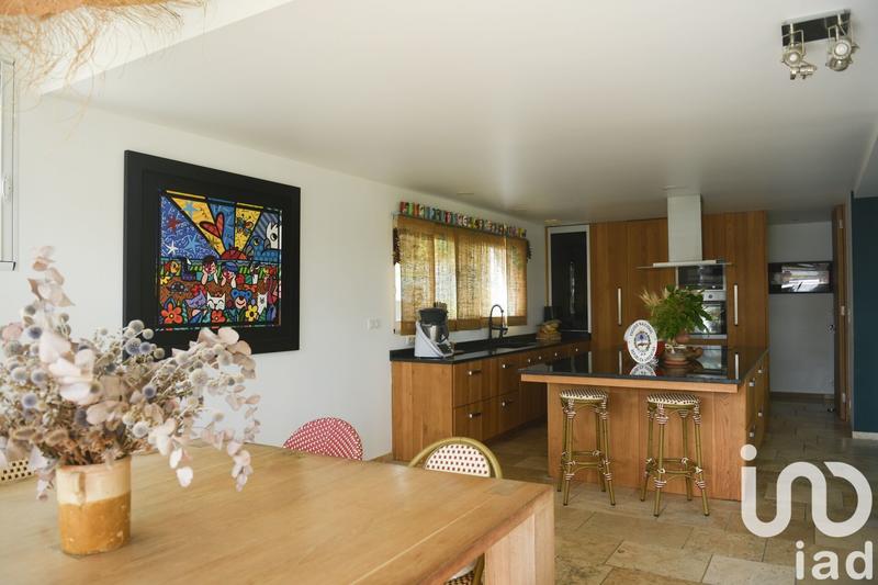 Maison - 238 m² - 6 pièces