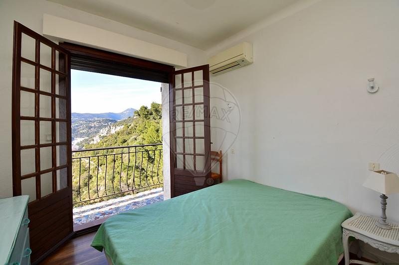 Propriété - 213 m² - 9 pièces