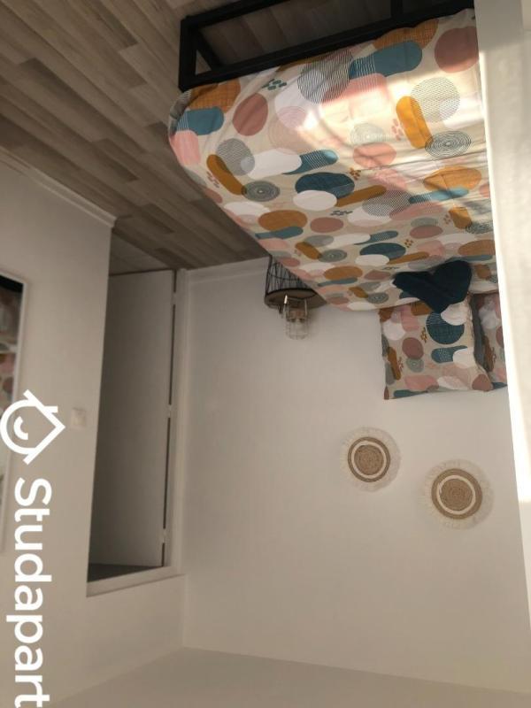 Chambre - 11 m² - 1 pièce