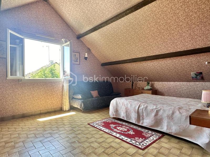 Pavillon - 140 m² - 7 pièces