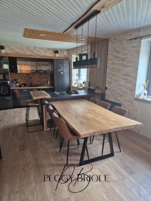 Maison - 200 m² - 9 pièces