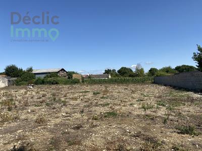 Terrain constructible - 812 m²
