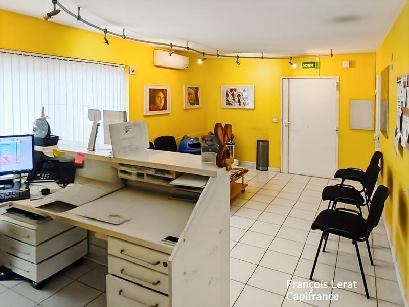 Local d'activité / Entrepôt - 83 m² - 6 pièces