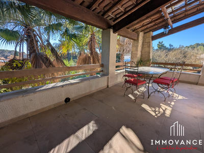 Maison - 220 m² - 8 pièces