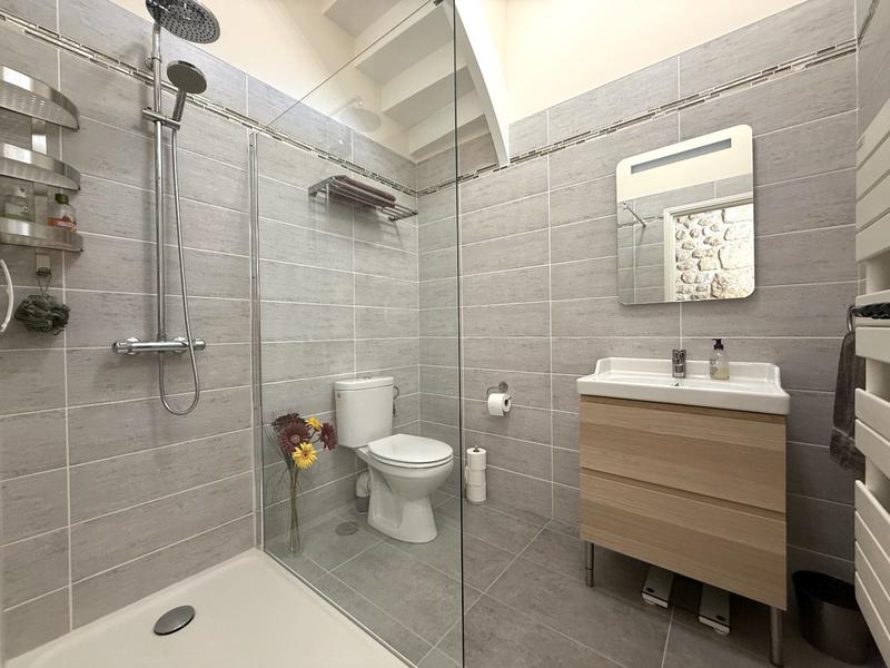 Maison - 238 m² - 7 pièces