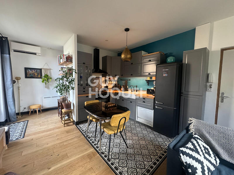 Appartement - 60 m² - 2 pièces