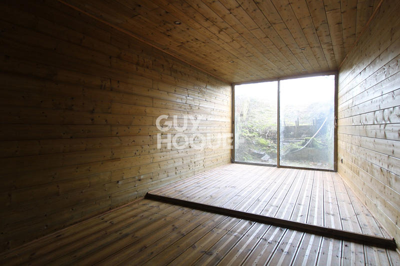 Maison - 211 m² - 7 pièces