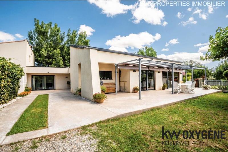 Maison - 210 m² - 6 pièces