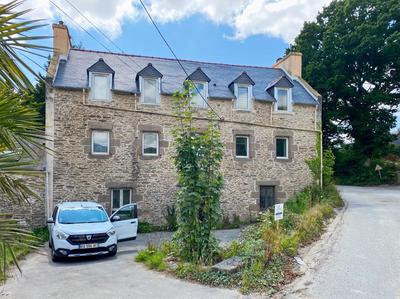 Maison - 193 m² - 9 pièces