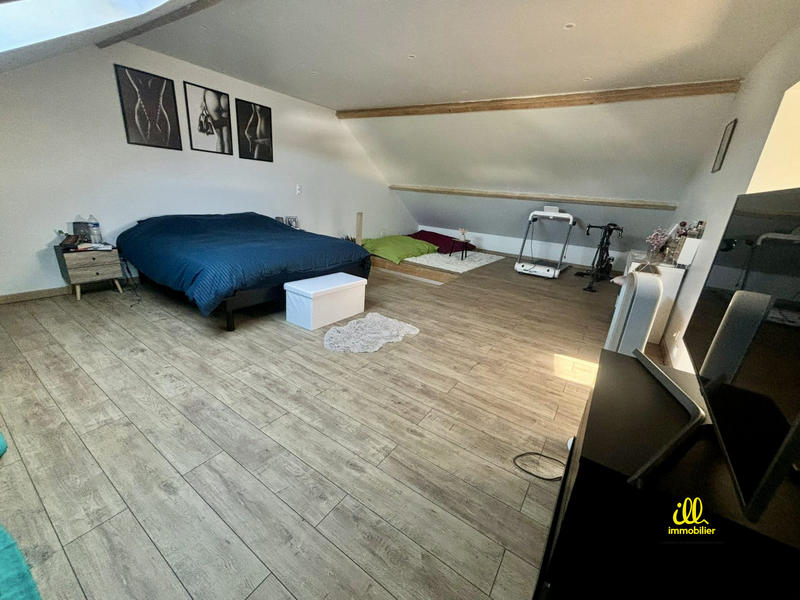 Maison - 179 m² - 7 pièces