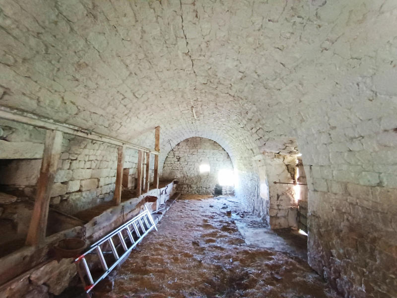 Propriété - 160 m² - 1 pièce