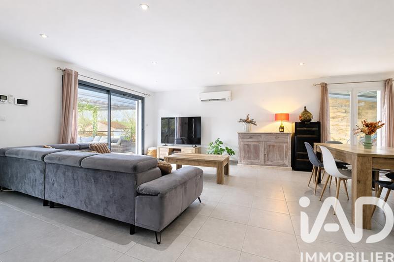 Maison - 90 m² - 5 pièces