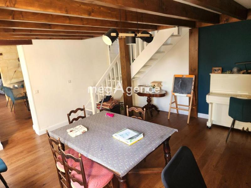 Maison - 230 m² - 8 pièces