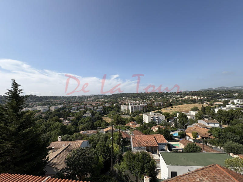 Appartement - 100 m² - 4 pièces