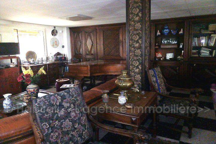 Villa - 264 m² - 6 pièces