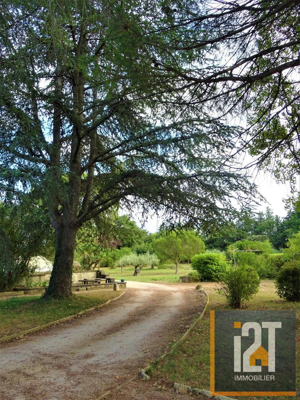 Mas - 220 m² - 7 pièces