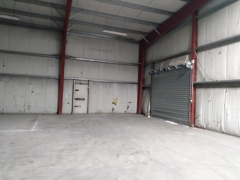 Local d'activité / Entrepôt - 1 250 m²